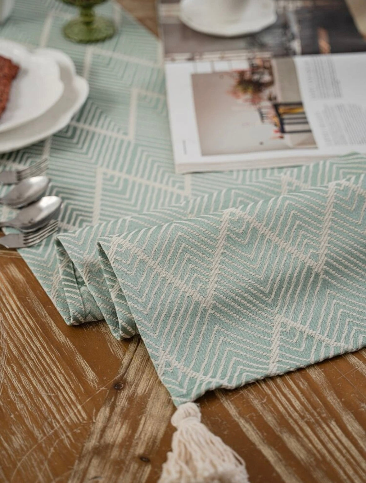 Geometric Pattern Table Runner
